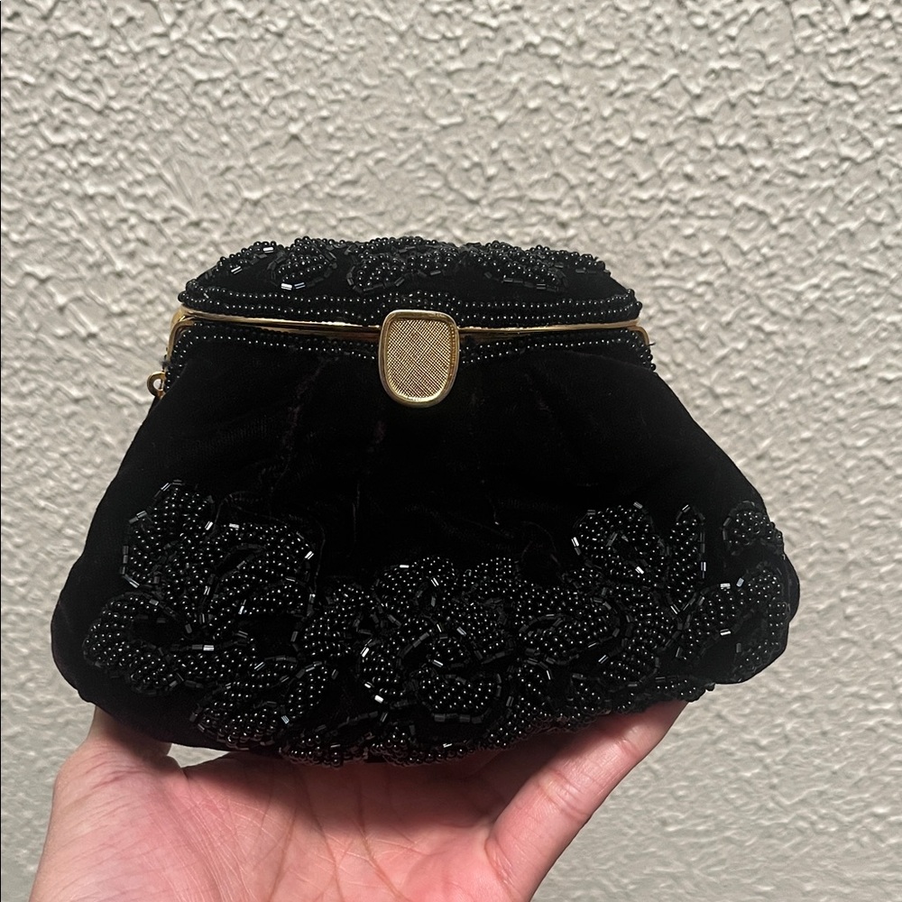 La Regale Vtg Black Velvet And Breads Small Evening Bag